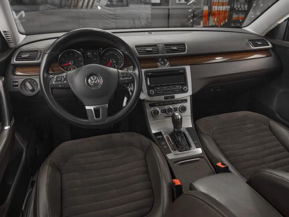 Volkswagen Passat B7 с пробегом 2012 года, цена 1 039 000 рублей, 172200 км, седан, Автокод Объявления