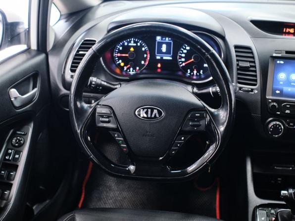 Kia K3 I Рестайлинг с пробегом 2018 года, цена 1 338 000 рублей, 190256 км, седан, Автокод Объявления