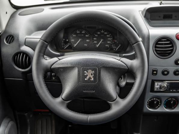 Peugeot Partner II с пробегом 2011 года, цена 498 000 рублей, 208102 км, компактвэн, Автокод Объявления