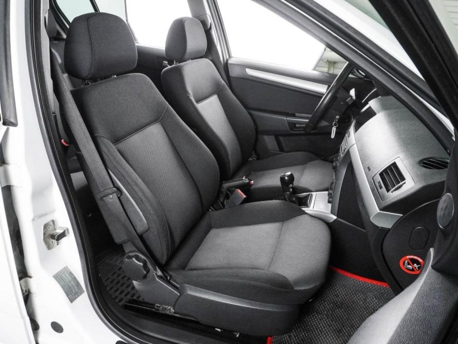 Opel Astra H Рестайлинг Воронеж  - изображение 8