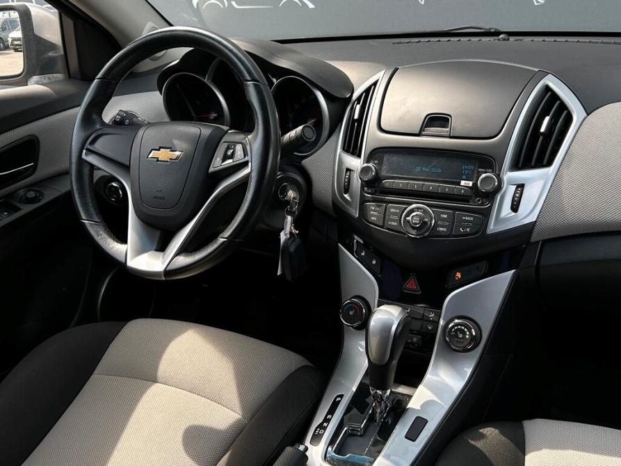Chevrolet Cruze I Рестайлинг Санкт-Петербург  - изображение 14