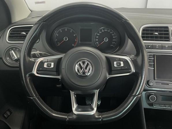 Volkswagen Polo V Рестайлинг с пробегом 2019 года, цена 1 395 000 рублей, 60731 км, седан, Автокод Объявления