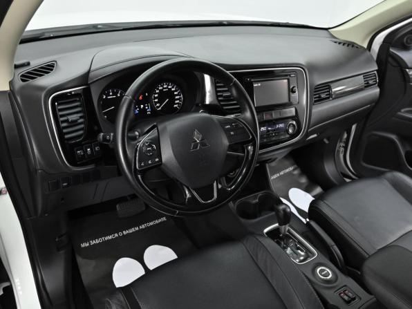 Mitsubishi Outlander III Рестайлинг 2 с пробегом 2016 года, цена 1 699 000 рублей, 102000 км, внедорожник, Автокод Объявления