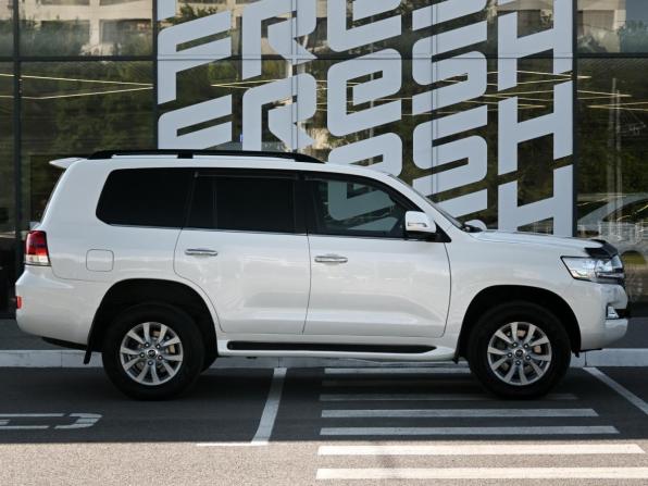 Toyota Land Cruiser 200 Series Рестайлинг 2 с пробегом 2020 года, цена 7 499 000 рублей, 160884 км, внедорожник, Автокод Объявления