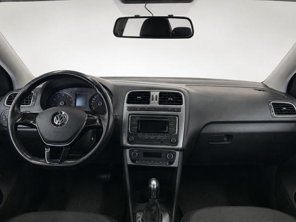 Volkswagen Polo V Рестайлинг с пробегом 2017 года, цена 1 419 000 рублей, 62500 км, седан, Автокод Объявления