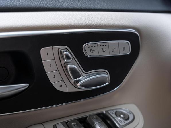 Mercedes-Benz V-Класс III (W447) Рестайлинг с пробегом 2022 года, цена 9 700 000 рублей, 17689 км, минивэн, Автокод Объявления
