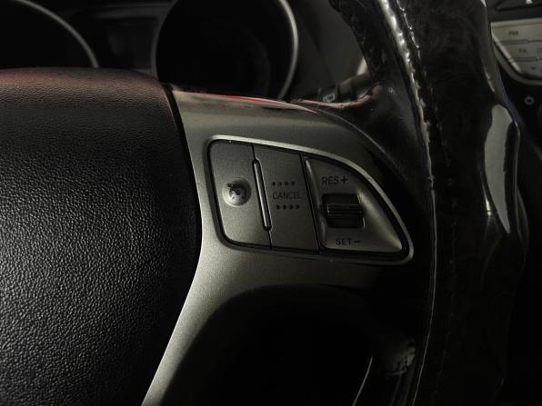 Hyundai ix35 I с пробегом 2011 года, цена 820 000 рублей, 355932 км, внедорожник, Автокод Объявления