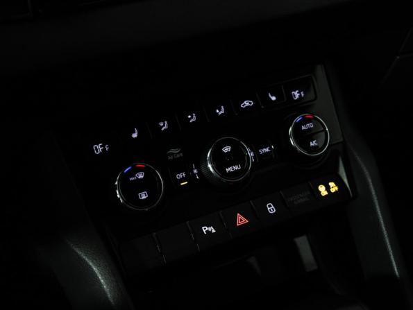 Skoda Karoq I с пробегом 2021 года, цена 2 129 585 рублей, 101814 км, внедорожник, Автокод Объявления