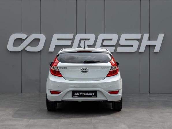 Hyundai Solaris I с пробегом 2014 года, цена 880 000 рублей, 185580 км, хэтчбек, Автокод Объявления