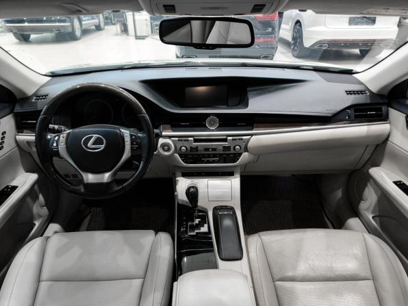 Lexus ES VI с пробегом 2012 года, цена 2 030 000 рублей, 282775 км, седан, Автокод Объявления
