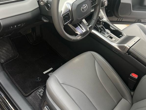 Toyota RAV4 VI (XA60) с пробегом 2026 года, цена 4 600 000 рублей, 10 км, внедорожник, Автокод Объявления