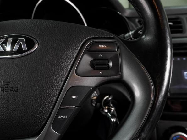 Kia Rio III Рестайлинг с пробегом 2017 года, цена 1 249 000 рублей, 166429 км, седан, Автокод Объявления