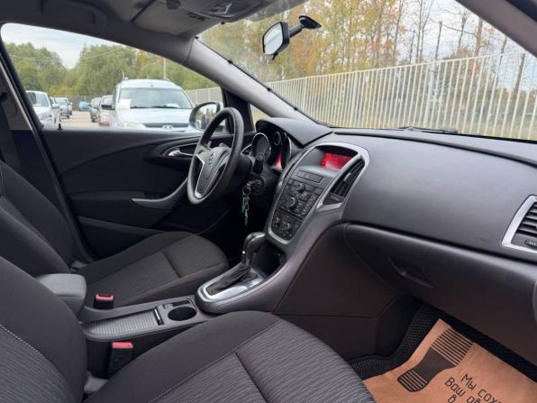 Opel Astra J Рестайлинг с пробегом 2014 года, цена 775 000 рублей, 198621 км, седан, Автокод Объявления