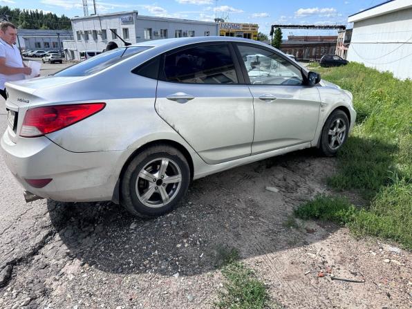 Hyundai Solaris I с пробегом 2012 года, цена 330 000 рублей, 350000 км, седан, Автокод Объявления