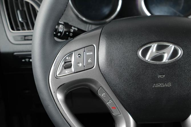 Hyundai ix35 I Рестайлинг с пробегом 2014 года, цена 1 359 000 рублей, 224300 км, внедорожник, Автокод Объявления