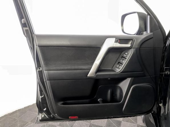 Toyota Land Cruiser Prado 150 Series Рестайлинг 3 с пробегом 2021 года, цена 5 630 000 рублей, 108602 км, внедорожник, Автокод Объявления