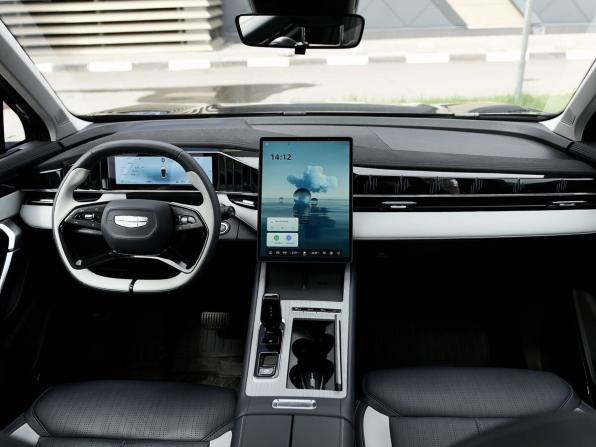 Geely Atlas II с пробегом 2025 года, цена 2 887 000 рублей, 10216 км, внедорожник, Автокод Объявления