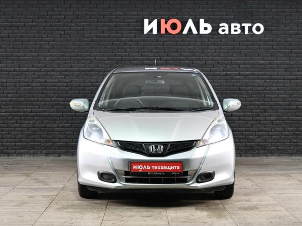 Honda Fit II с пробегом 2012 года, цена 675 000 рублей, 236 км, хэтчбек, Автокод Объявления