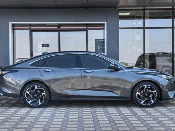 Changan Lamore с пробегом 2024 года, цена 2 300 000 рублей, 42804 км, седан, Автокод Объявления