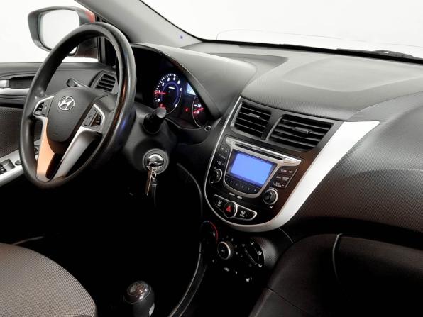 Hyundai Solaris I с пробегом 2011 года, цена 679 000 рублей, 165645 км, хэтчбек, Автокод Объявления