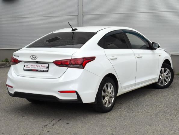 Hyundai Solaris II с пробегом 2017 года, цена 897 000 рублей, 228820 км, седан, Автокод Объявления