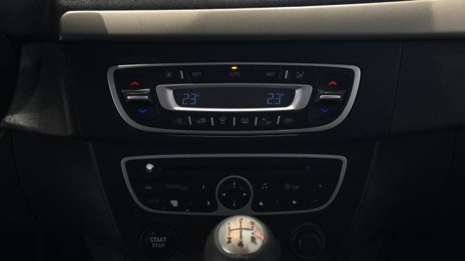Renault Fluence I с пробегом 2012 года, цена 680 000 рублей, 220900 км, седан, Автокод Объявления