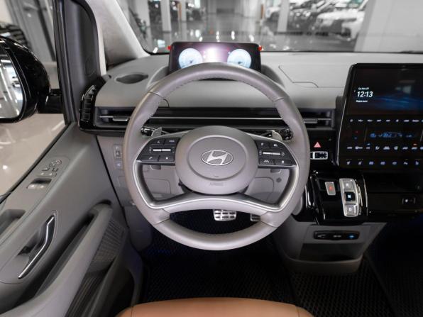 Hyundai Staria I с пробегом 2024 года, цена 6 200 000 рублей, 35945 км, минивэн, Автокод Объявления