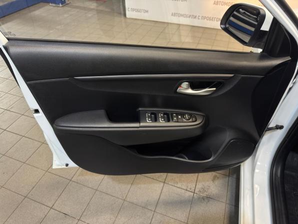 Kia Rio IV с пробегом 2020 года, цена 1 529 000 рублей, 48000 км, седан, Автокод Объявления