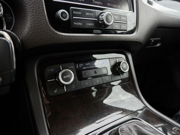 Volkswagen Touareg II с пробегом 2011 года, цена 1 670 000 рублей, 402349 км, внедорожник, Автокод Объявления