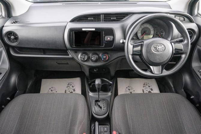 Toyota Vitz III (XP130) Рестайлинг 2 с пробегом 2019 года, цена 899 000 рублей, 115836 км, хэтчбек, Автокод Объявления