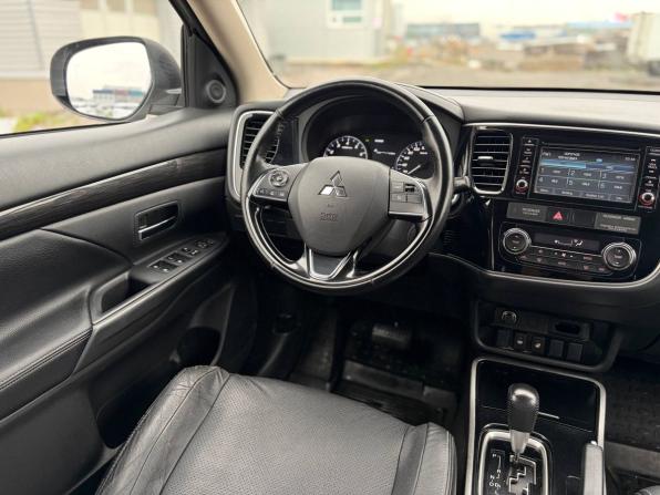 Mitsubishi Outlander III Рестайлинг 2 с пробегом 2017 года, цена 1 825 000 рублей, 123994 км, внедорожник, Автокод Объявления