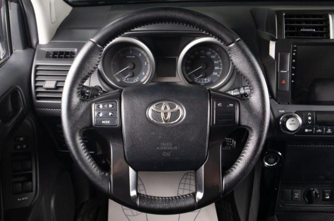Toyota Land Cruiser Prado 150 Series Рестайлинг 1 с пробегом 2015 года, цена 3 199 000 рублей, 298000 км, внедорожник, Автокод Объявления