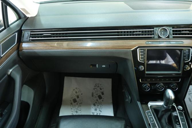 Volkswagen Passat B8 с пробегом 2015 года, цена 1 649 000 рублей, 210300 км, седан, Автокод Объявления