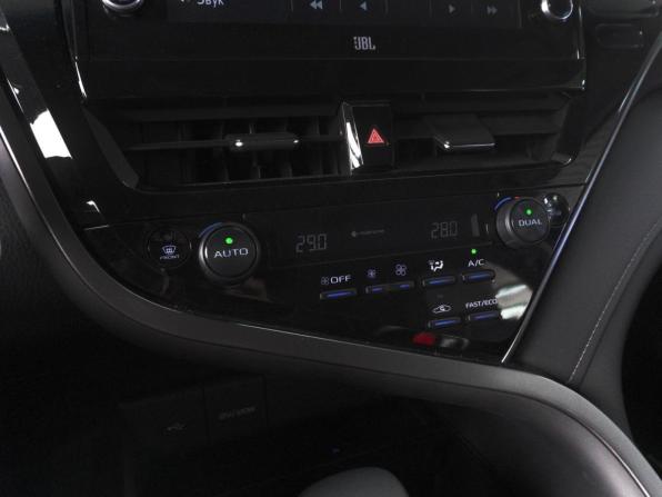 Toyota Camry VIII (XV70) Рестайлинг с пробегом 2021 года, цена 3 099 000 рублей, 126676 км, седан, Автокод Объявления