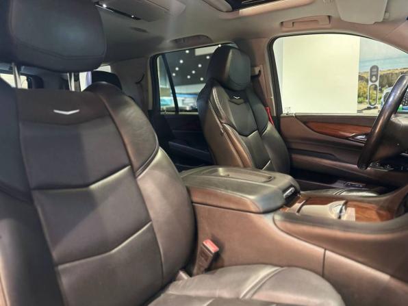 Cadillac Escalade IV с пробегом 2015 года, цена 3 390 000 рублей, 298000 км, внедорожник, Автокод Объявления
