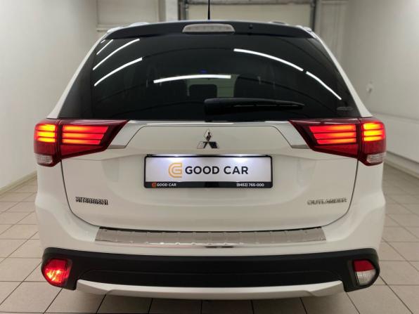 Mitsubishi Outlander III Рестайлинг 2 с пробегом 2015 года, цена 1 650 000 рублей, 176461 км, внедорожник, Автокод Объявления