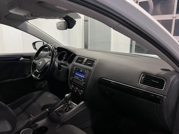 Volkswagen Jetta VI Рестайлинг с пробегом 2018 года, цена 1 495 000 рублей, 174471 км, седан, Автокод Объявления