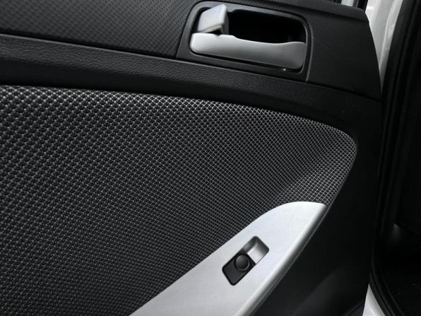 Hyundai Solaris I с пробегом 2012 года, цена 950 000 рублей, 120464 км, хэтчбек, Автокод Объявления