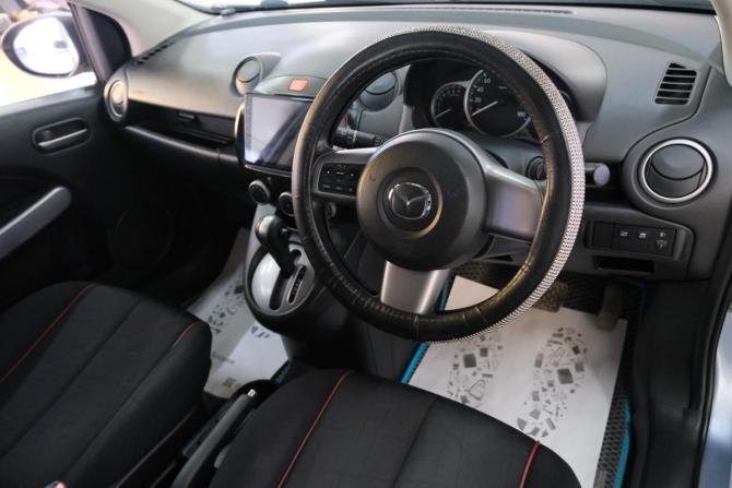 Mazda Demio III (DE) с пробегом 2011 года, цена 699 000 рублей, 142000 км, хэтчбек, Автокод Объявления