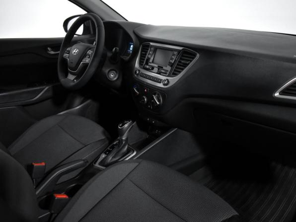 Hyundai Solaris II с пробегом 2018 года, цена 1 390 000 рублей, 99651 км, седан, Автокод Объявления