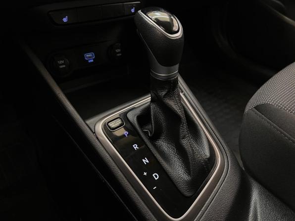 Hyundai Solaris II с пробегом 2019 года, цена 1 440 000 рублей, 106148 км, седан, Автокод Объявления