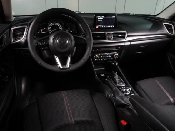 Mazda 3 III (BM) Рестайлинг с пробегом 2018 года, цена 1 399 000 рублей, 170954 км, седан, Автокод Объявления