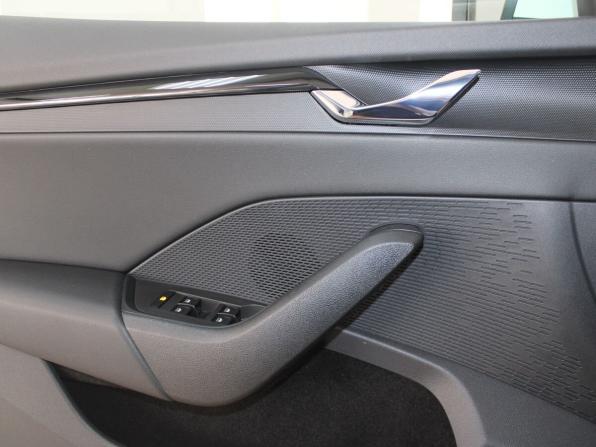 Skoda Octavia IV (A8) с пробегом 2021 года, цена 2 689 900 рублей, 33209 км, лифтбек, Автокод Объявления