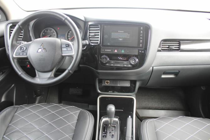 Mitsubishi Outlander III Рестайлинг 3 с пробегом 2022 года, цена 2 625 000 рублей, 14000 км, внедорожник, Автокод Объявления
