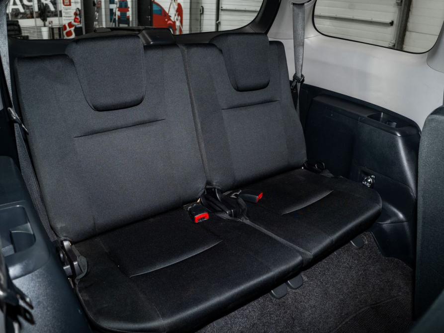 Toyota Wish II Рестайлинг Чита  - изображение 5