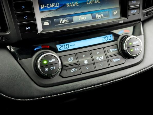 Toyota RAV4 IV (XA40) Рестайлинг с пробегом 2017 года, цена 2 195 000 рублей, 143912 км, внедорожник, Автокод Объявления