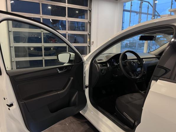 Skoda Rapid I Рестайлинг с пробегом 2018 года, цена 1 214 000 рублей, 163529 км, лифтбек, Автокод Объявления