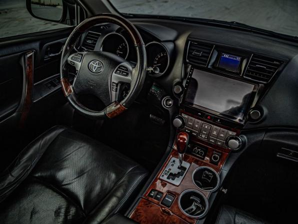 Toyota Highlander II (XU40) Рестайлинг с пробегом 2012 года, цена 2 099 000 рублей, 292282 км, внедорожник, Автокод Объявления