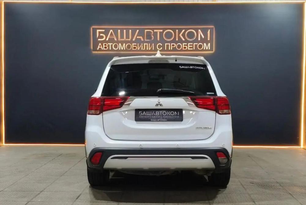 Mitsubishi Outlander III Рестайлинг 3 Уфа  - изображение 5