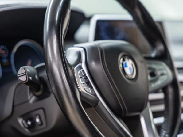 BMW 7 серии VI (G11/G12) с пробегом 2016 года, цена 3 098 000 рублей, 253653 км, седан, Автокод Объявления